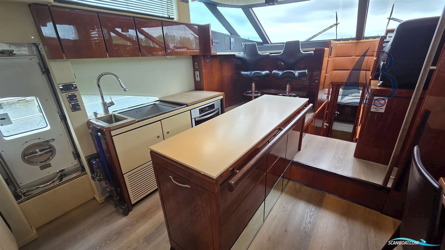Fairline Squadron 68