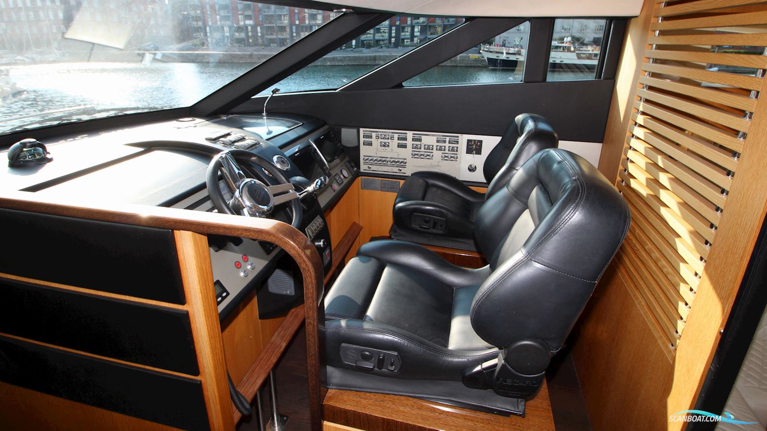 Fairline Squadron 70