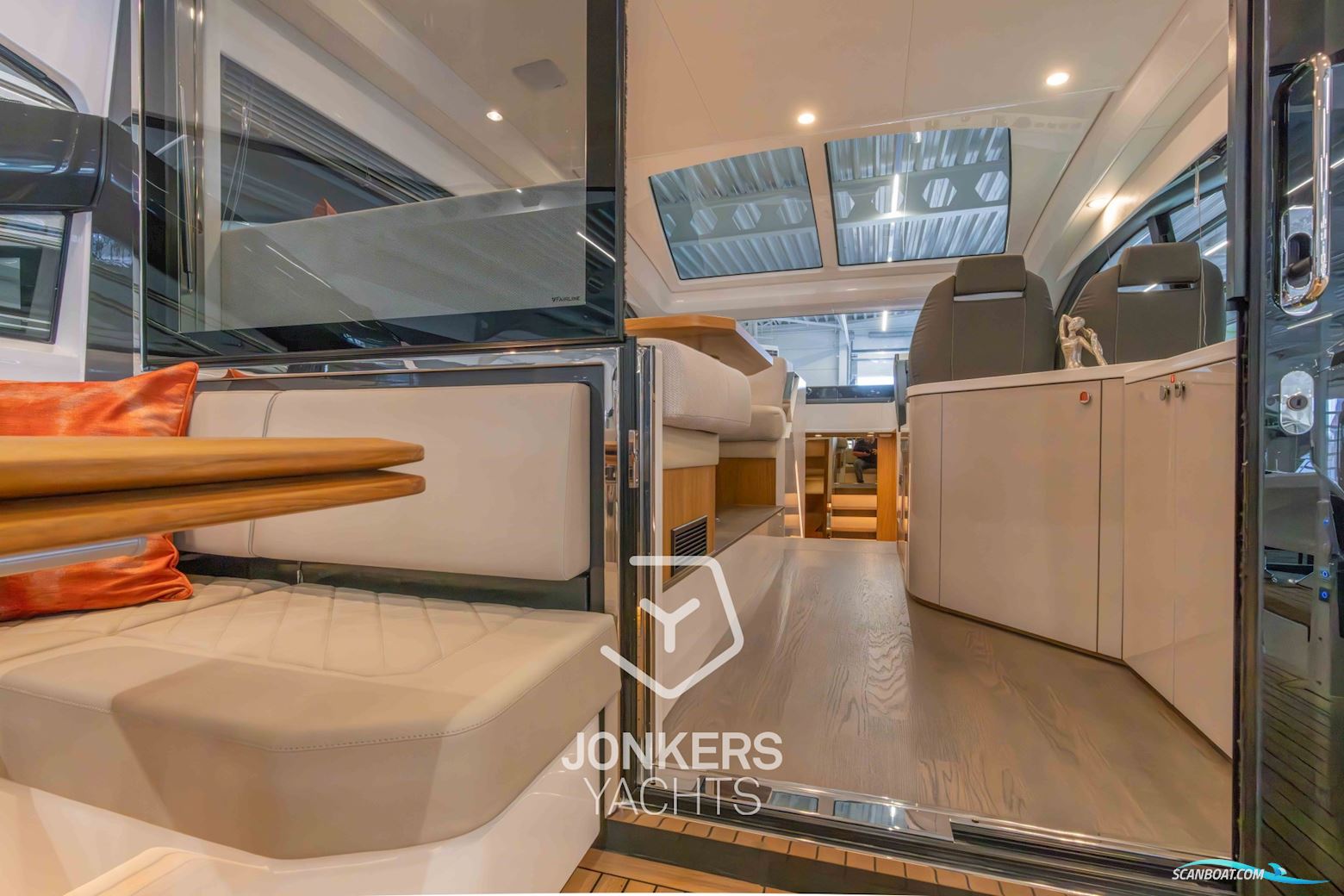 Fairline Targa 45 GT- MODEL 2025 WITH OAK SATIN TIMBER