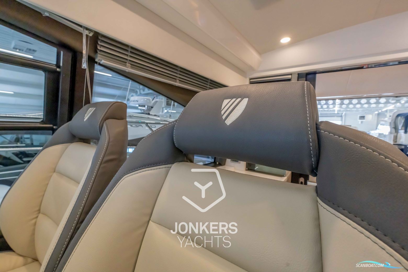 Fairline Targa 45 GT- MODEL 2025 WITH OAK SATIN TIMBER