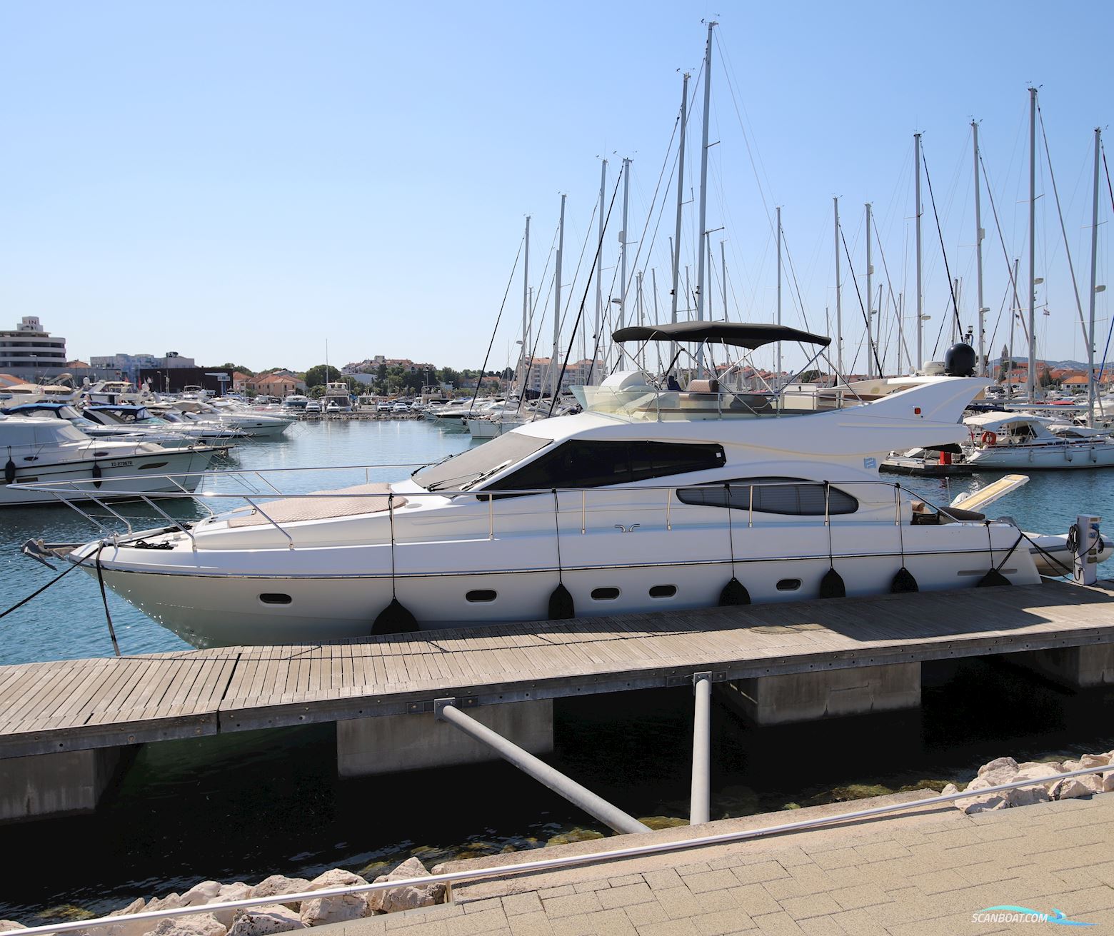 Ferretti 480