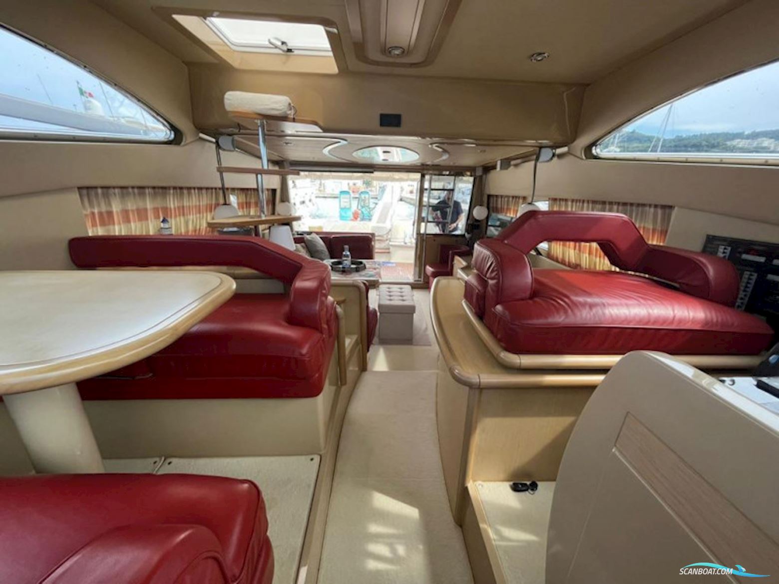 Ferretti 530