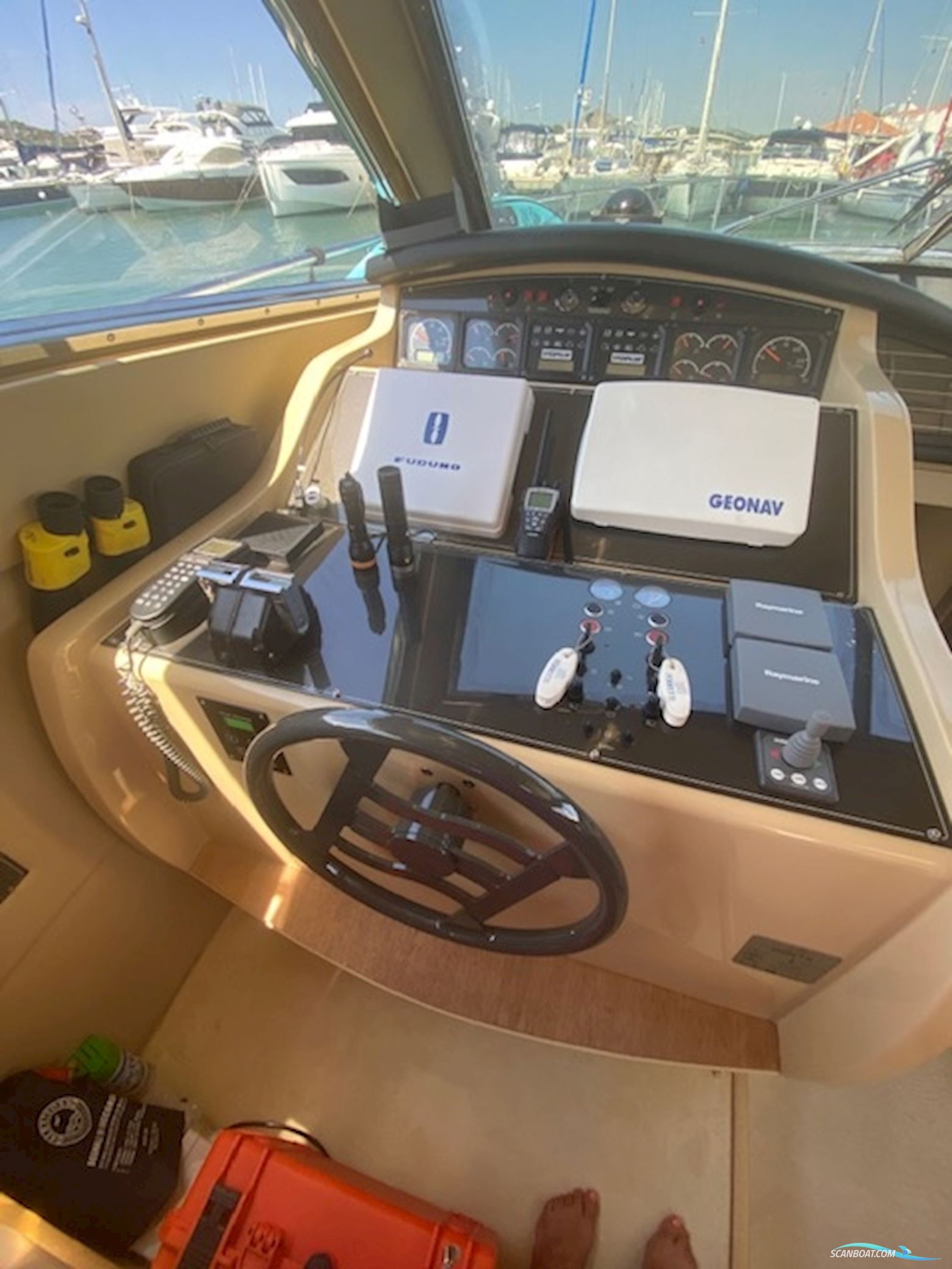 Ferretti 530