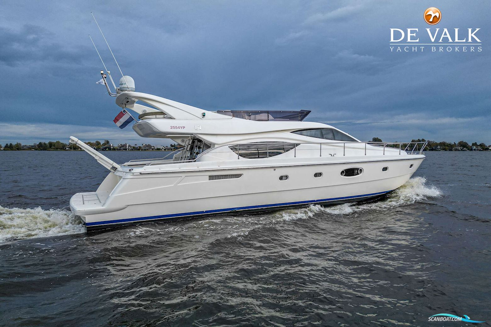Ferretti 550