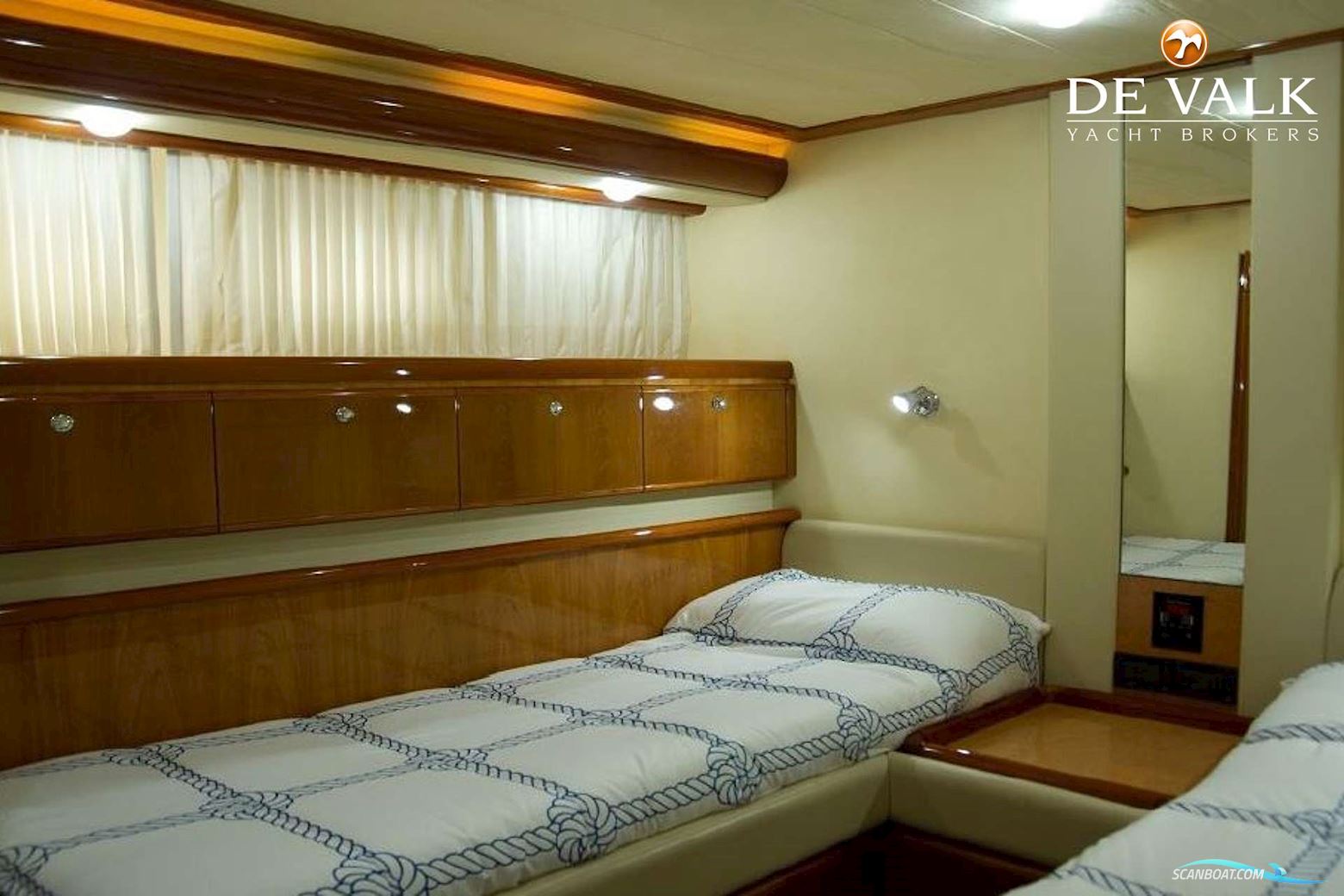 Ferretti 760