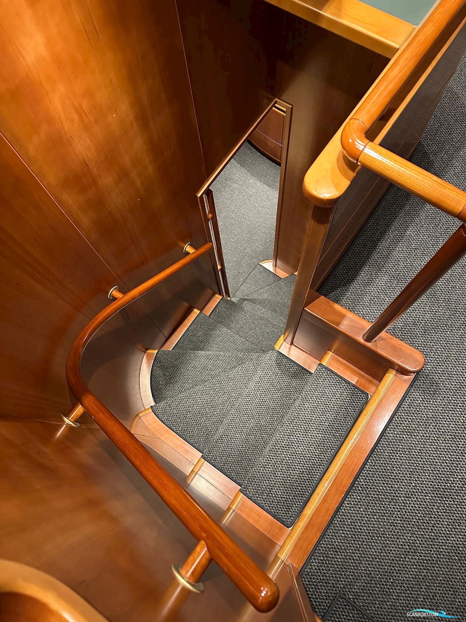 Ferretti Custom LINE 94