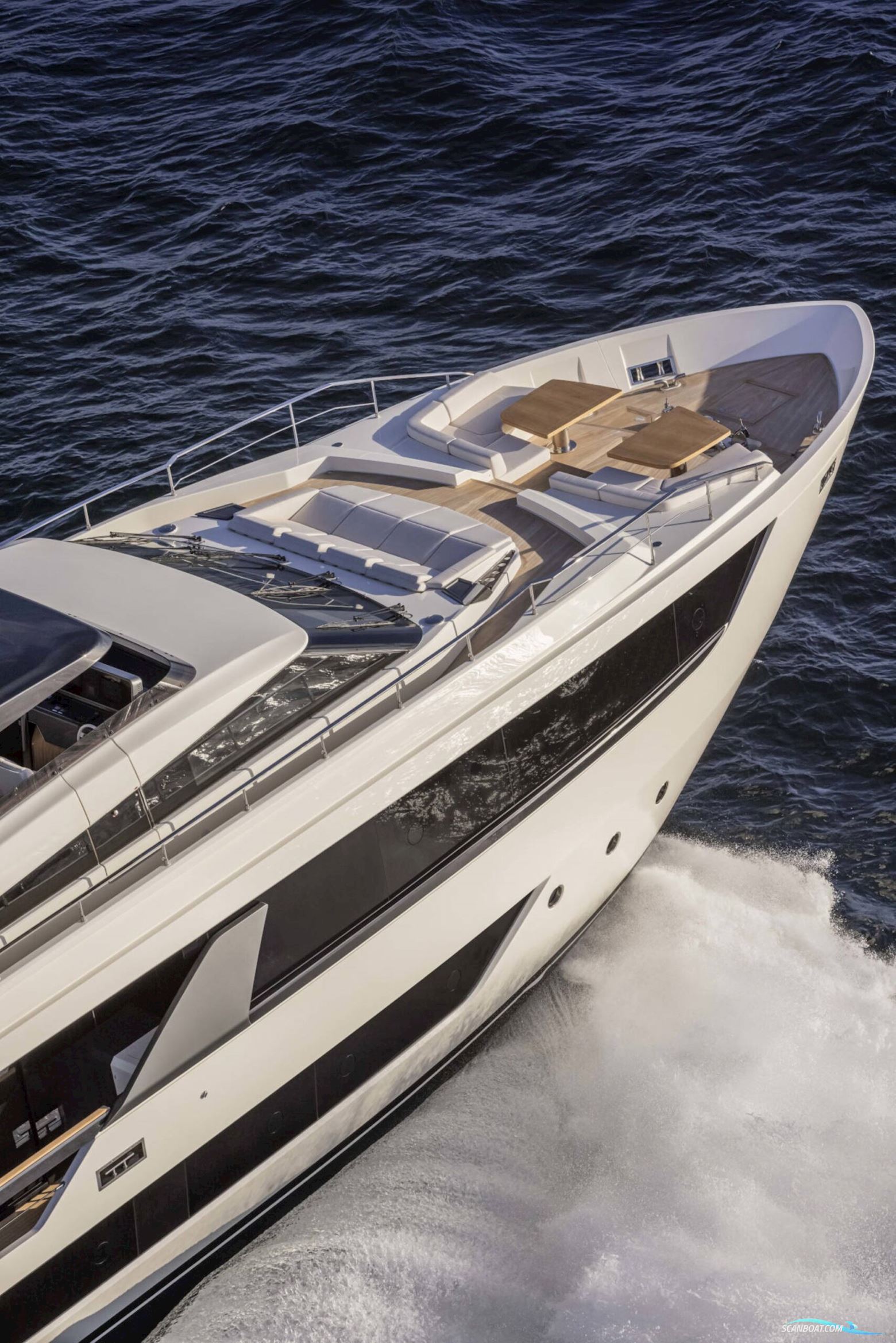 Ferretti Yachts 1000