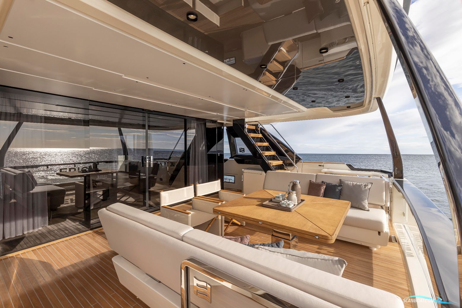 Ferretti Yachts 1000