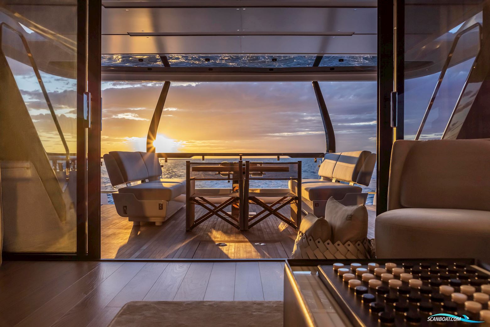 Ferretti Yachts 1000