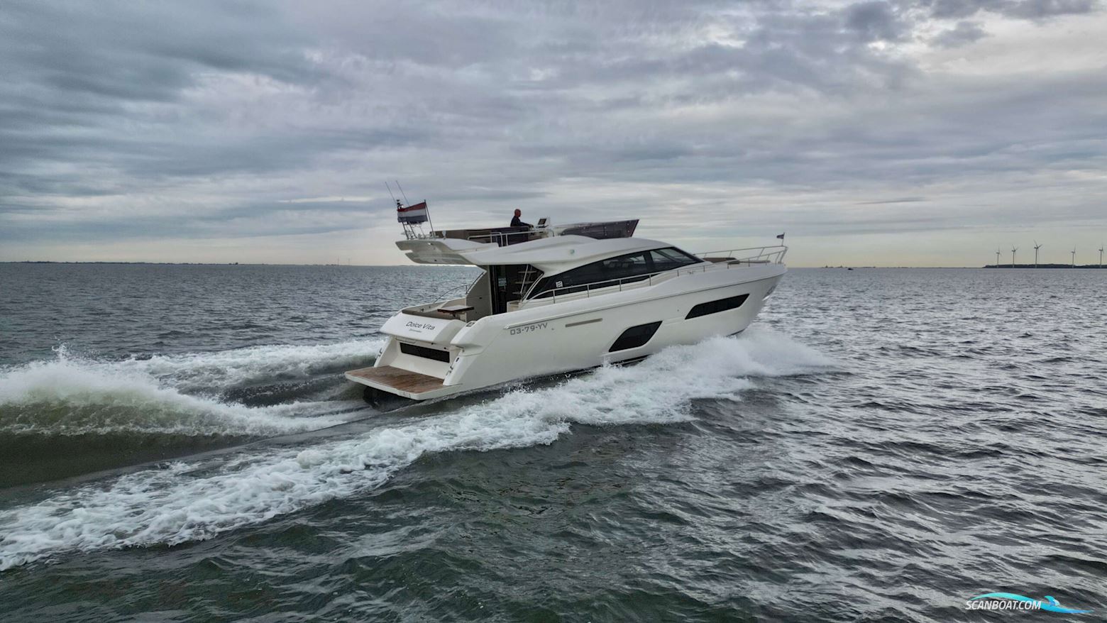 Ferretti Yachts 550