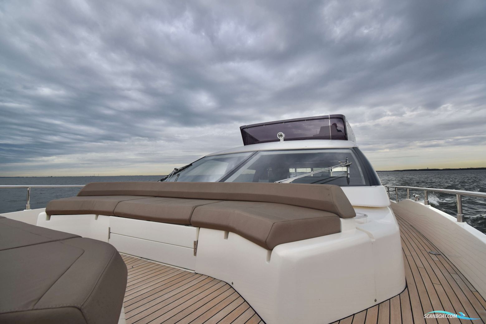 Ferretti Yachts 550