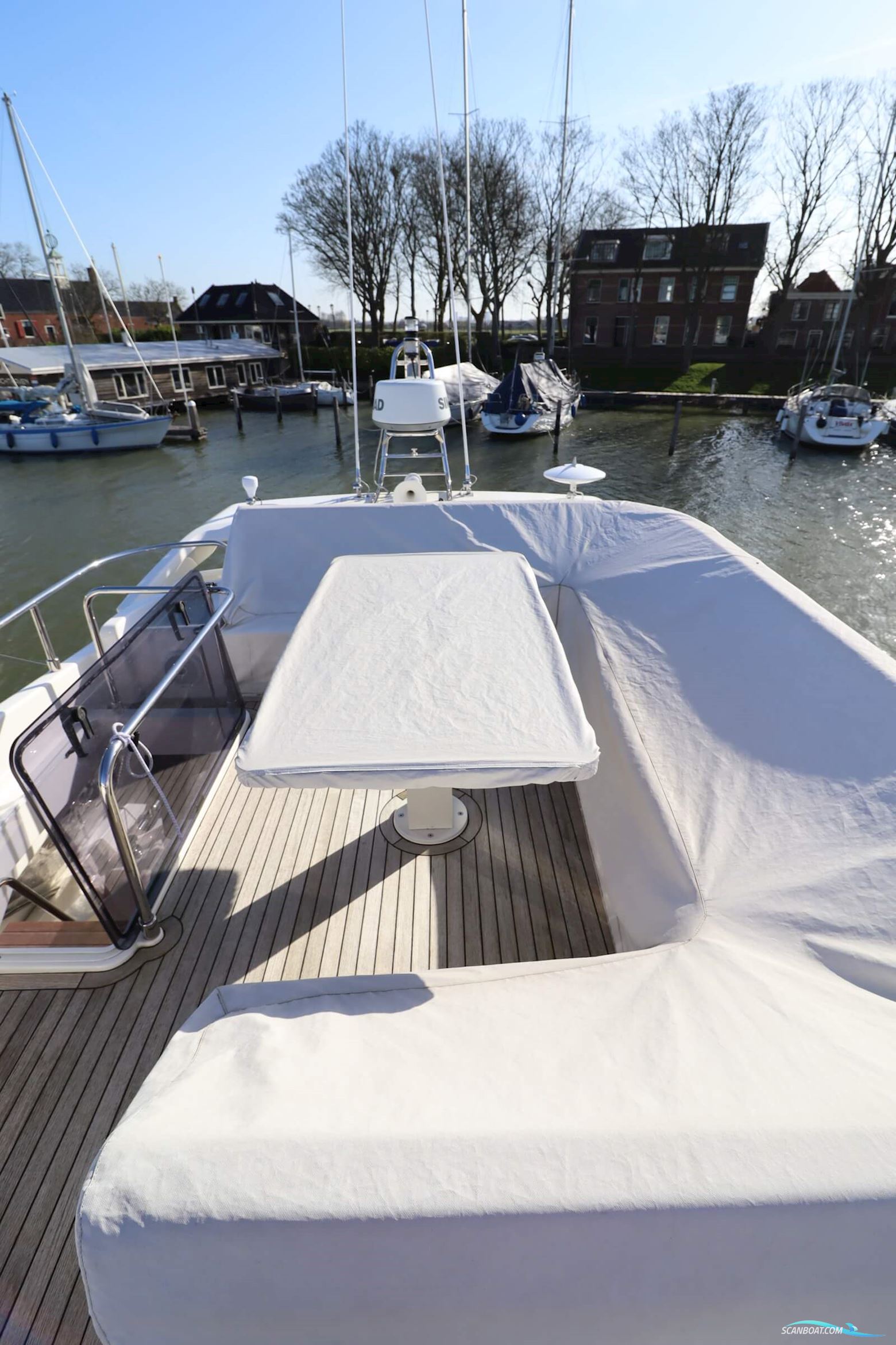 Ferretti Yachts 550