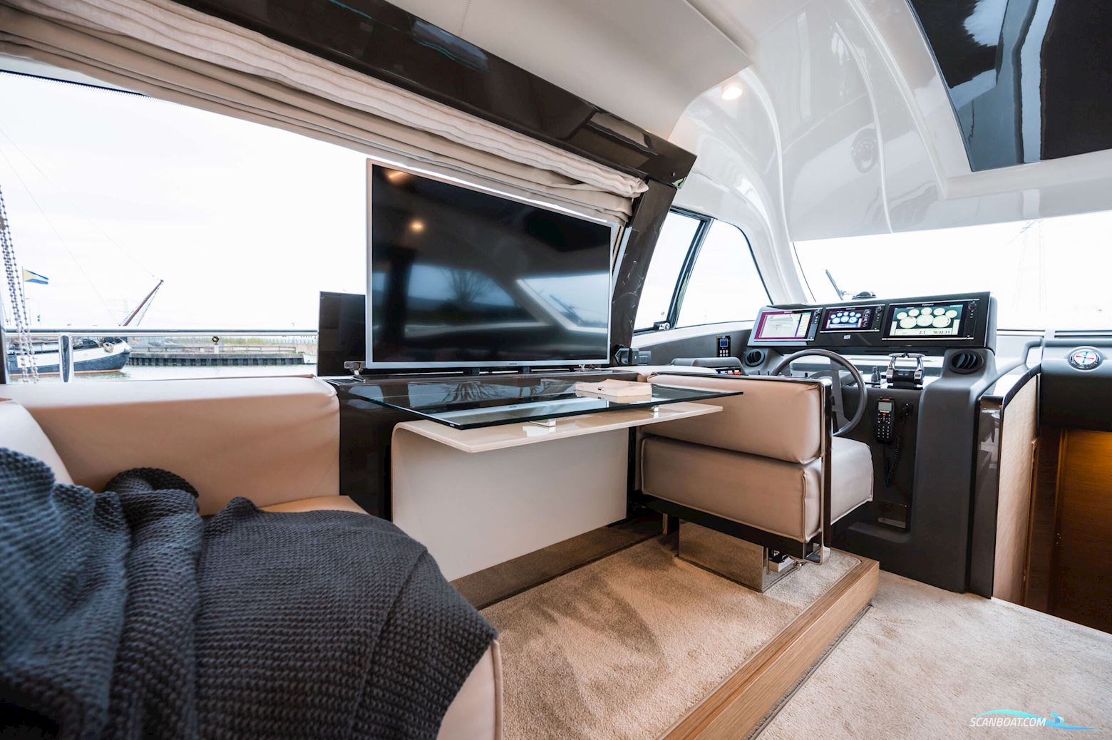Ferretti Yachts 550