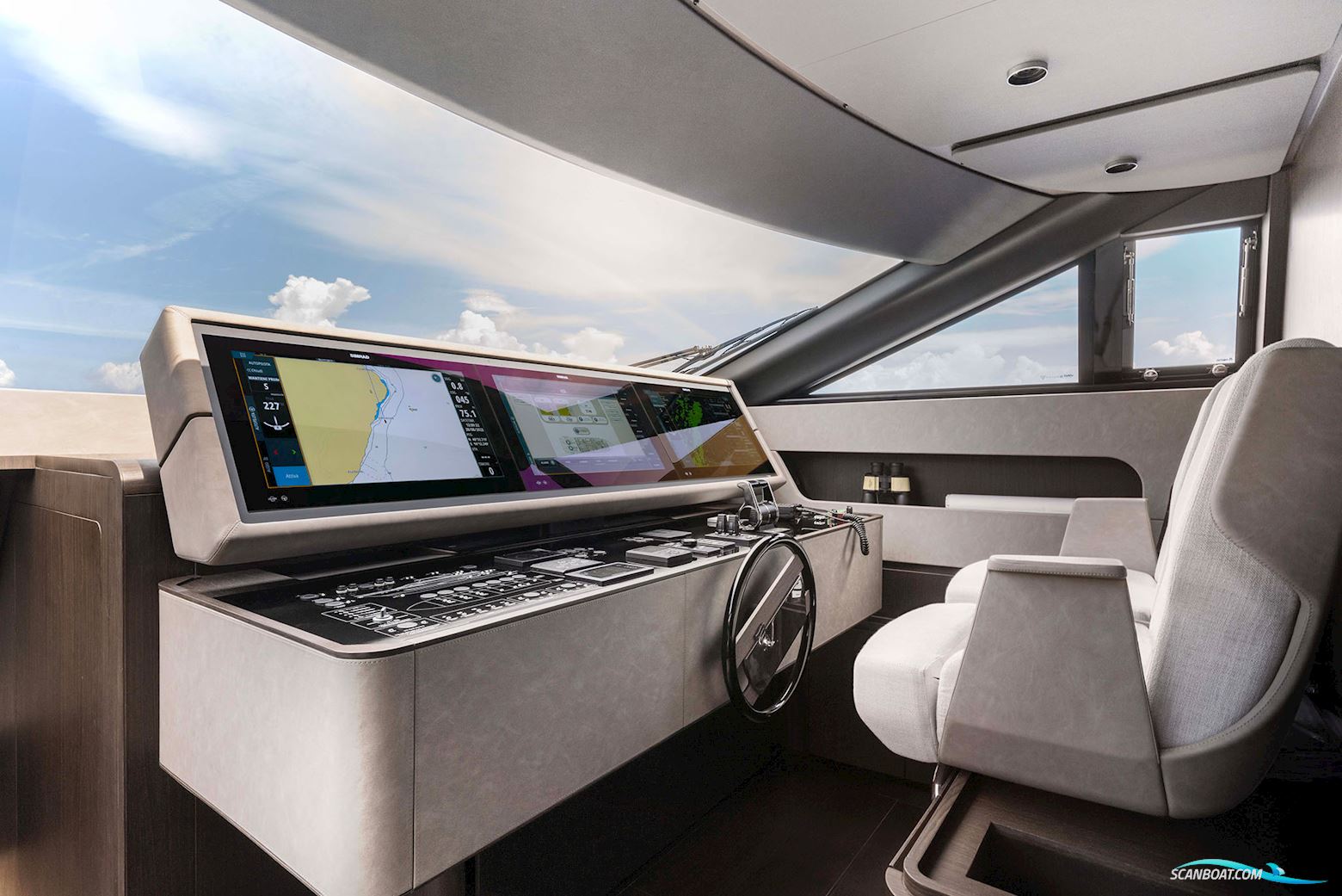 Ferretti Yachts 860