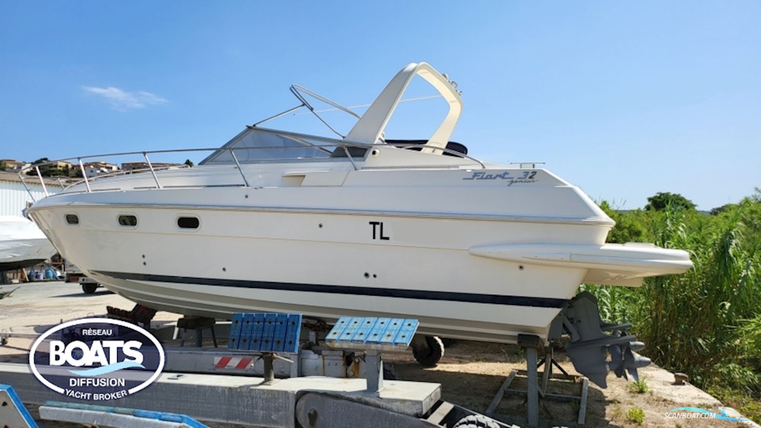 Fiart 32 Genius Motorboat 2003, with VOLVO engine, France