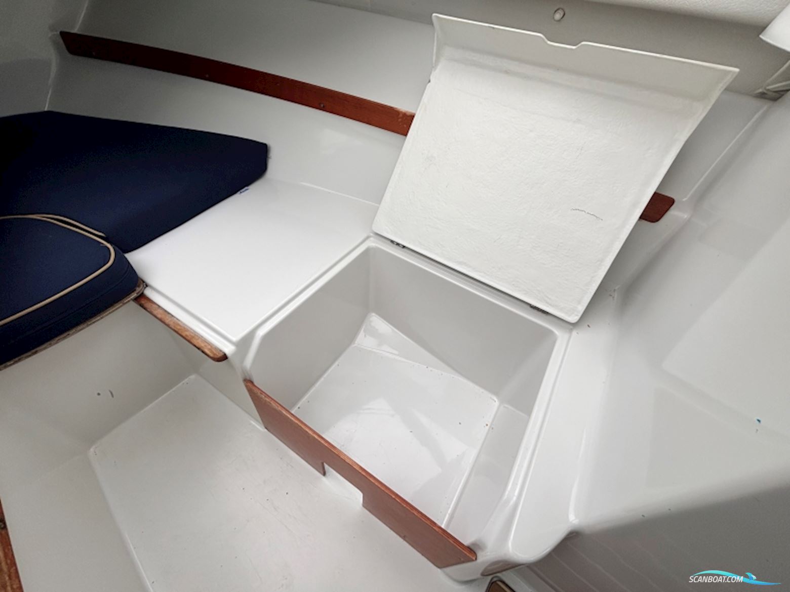 Finnmaster 6100 Royal OC