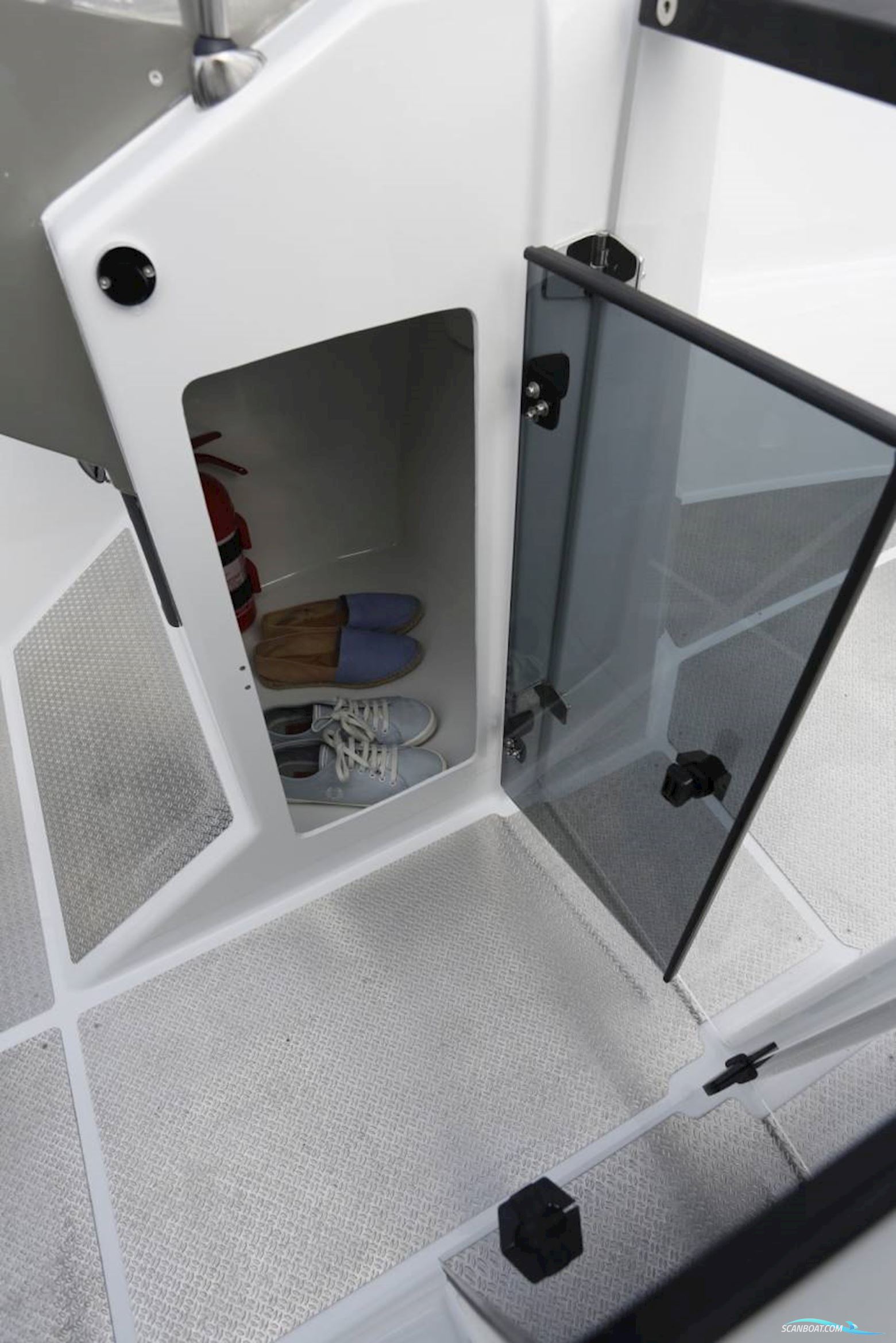 Finnmaster Husky R6 - Yamaha 150/Udstyr