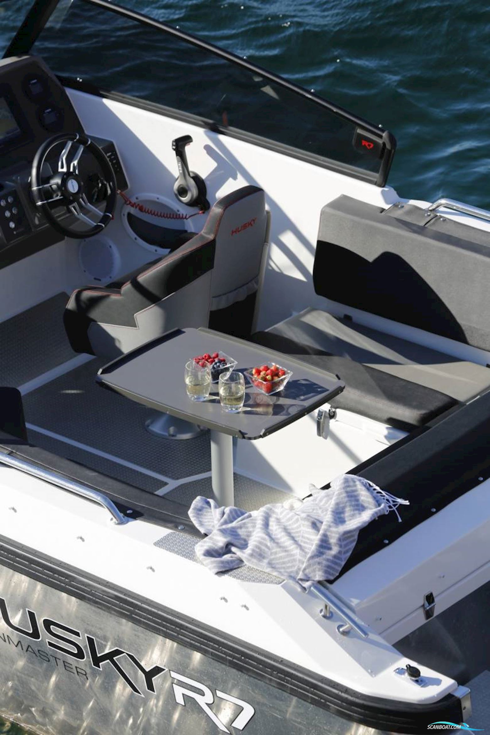 Finnmaster Husky R7 - Yamaha 150 HK/Udstyr