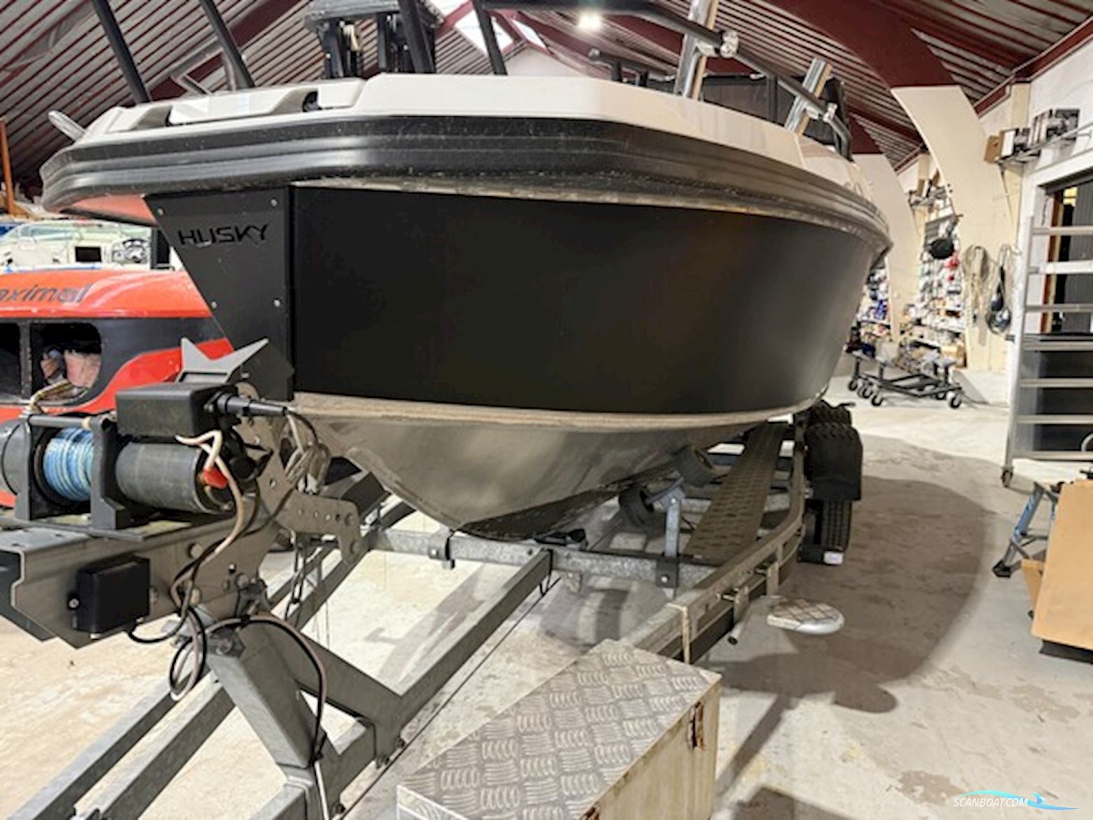 Finnmaster Husky R7 – Kvalitetsaluminium og 200 HK power