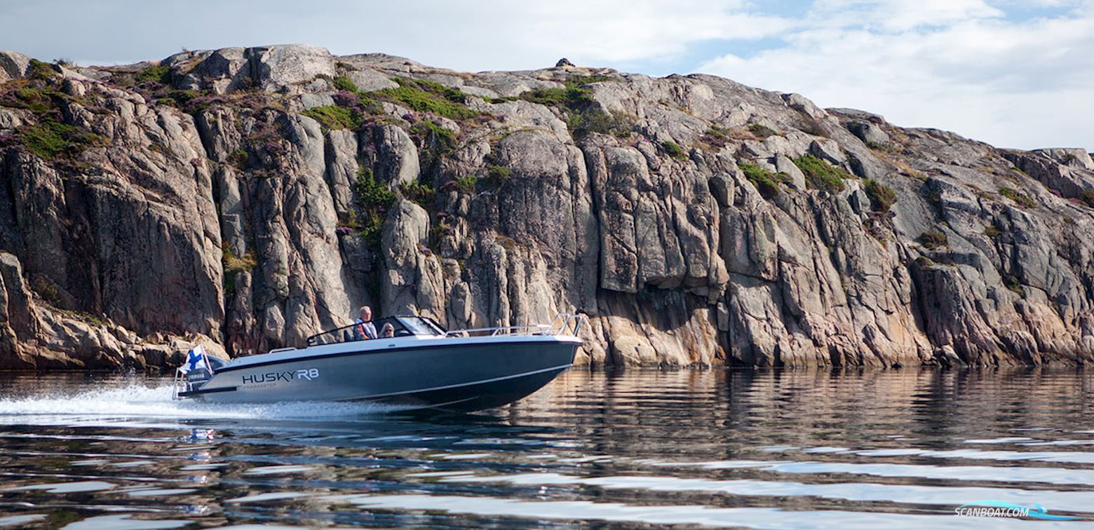Finnmaster Husky R8 Motorboat 2025, with Yamaha F300Xsb2 White engine, Denmark