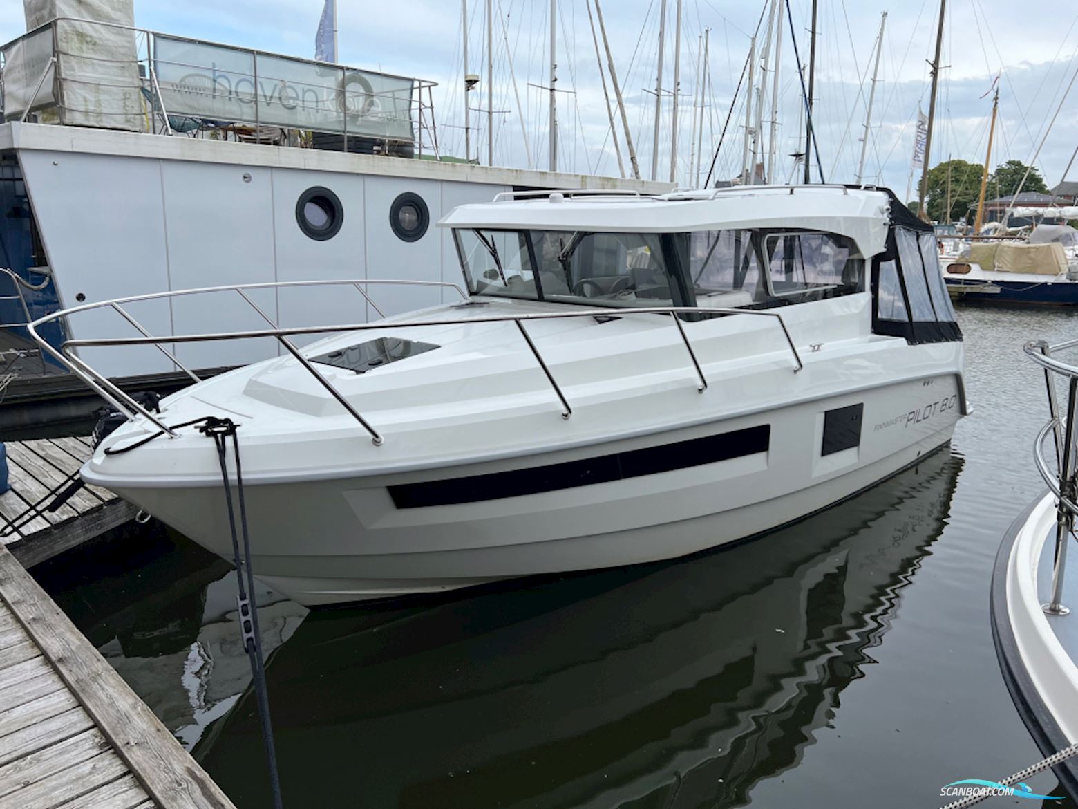 Finnmaster Pilot 8