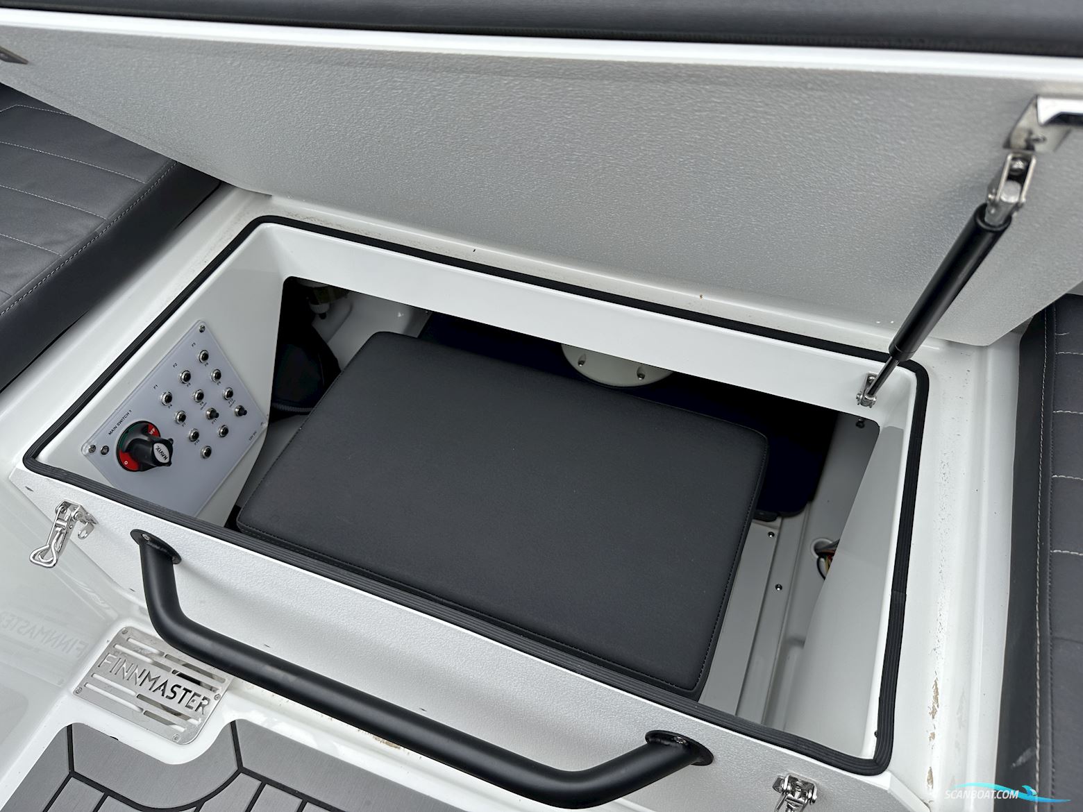 FINNMASTER R6 Bowrider