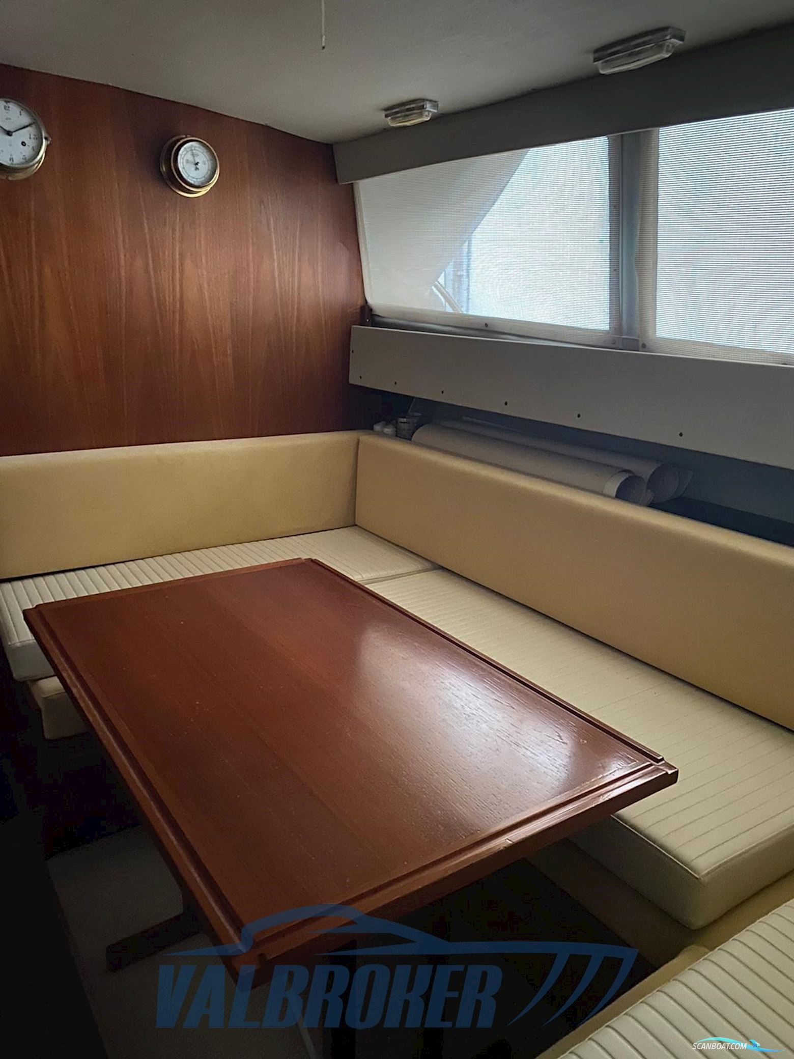 Fjord 32 cabin