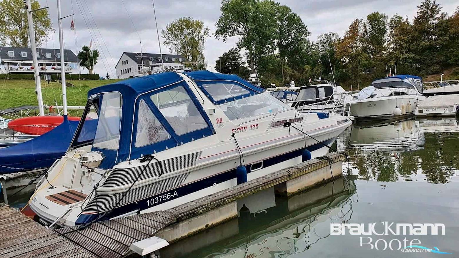 Fjord Dolphin 320