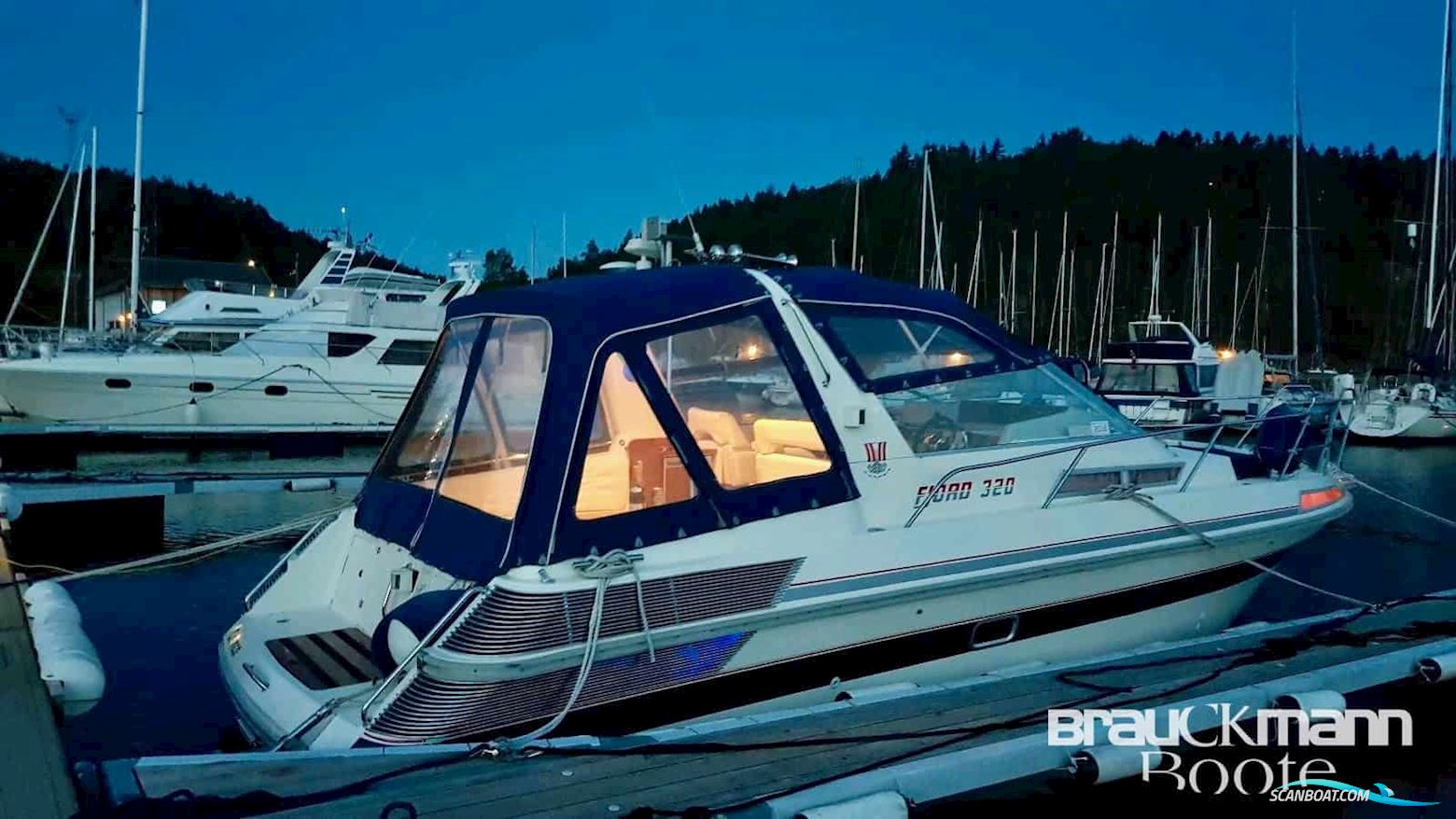 Fjord Dolphin 320