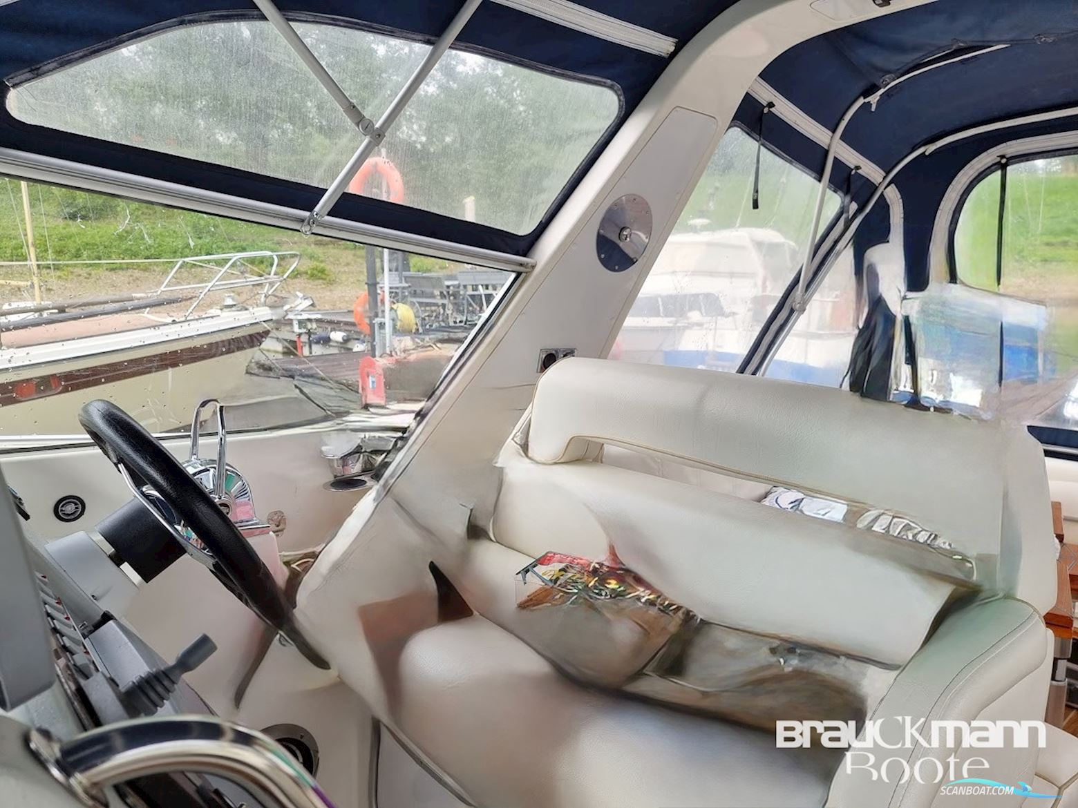 Fjord Dolphin 320
