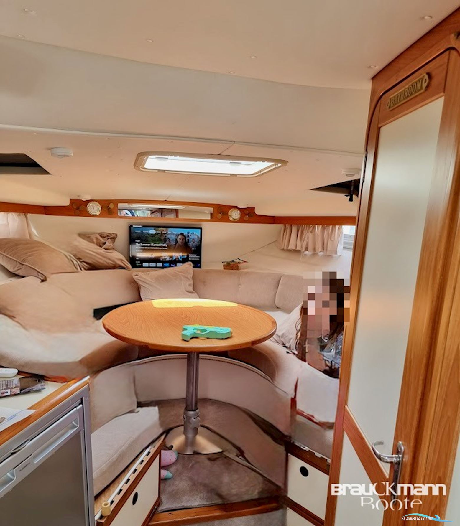 Fjord Dolphin 320