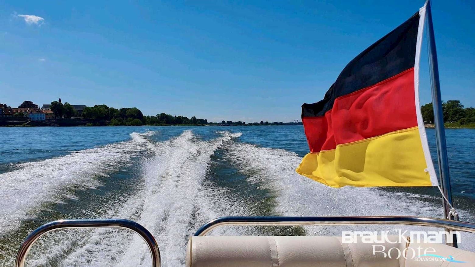 Fjord Dolphin 320