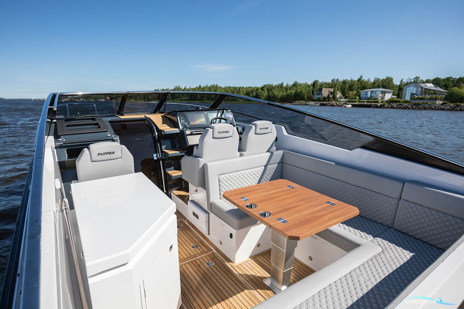 Flipper 900 DC med Mercury 2x200 hk 4-takt NY