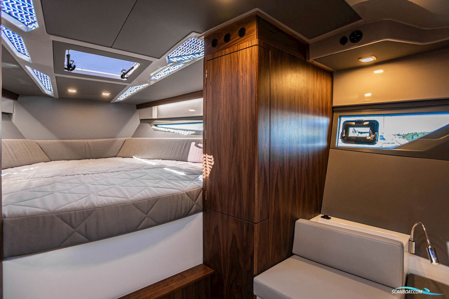 Flipper 900 DC med Mercury 2x200 hk 4-takt NY