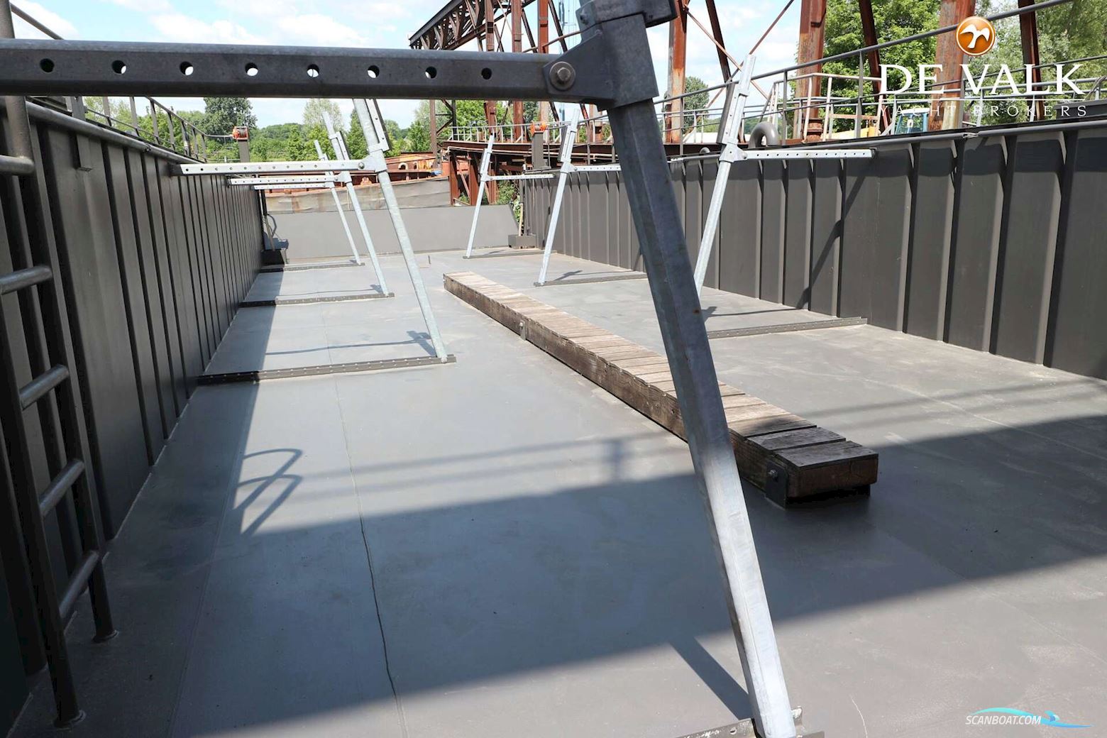 Floating Dock