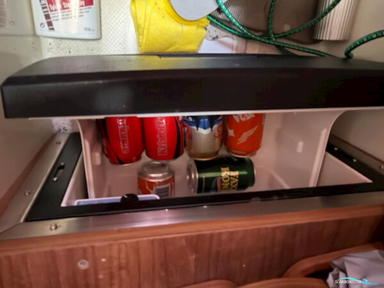 Flot Quicksilver 555 Med Mercury 100 HK CT, Kun 93,6 Timer, Smartcraft, Simrad GO7, Fusion Lydanlæg, Køleskab og Flexiteak. Velholdt og Vinteropbevar