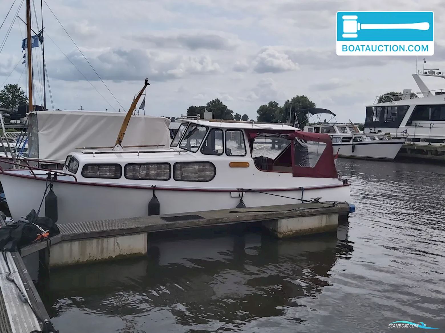 Folkertkruiser 800 Motorboat 1986, with Peugeot engine, The Netherlands
