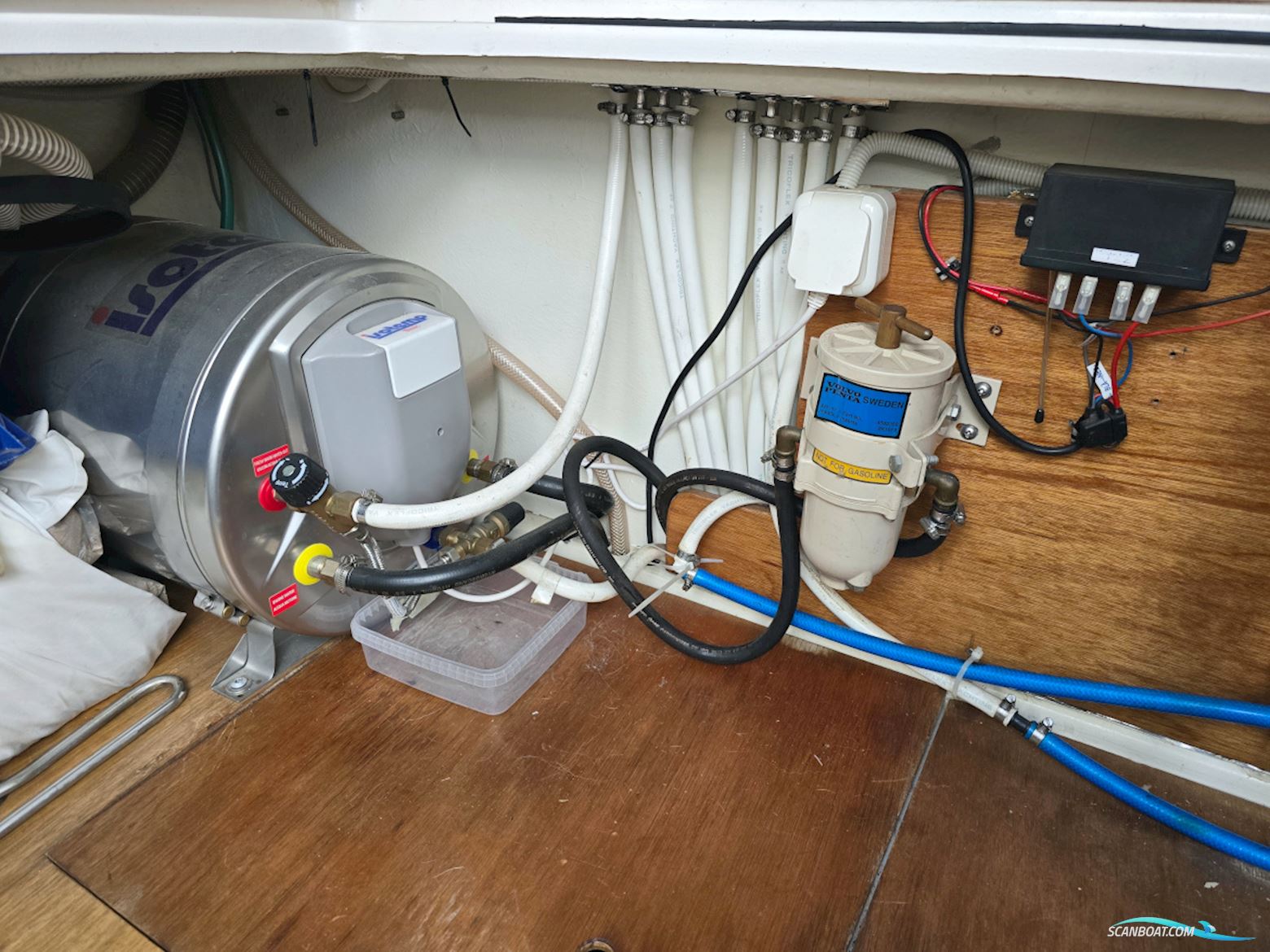 Forbina 10000 Volvo Penta Kad 300 Edc