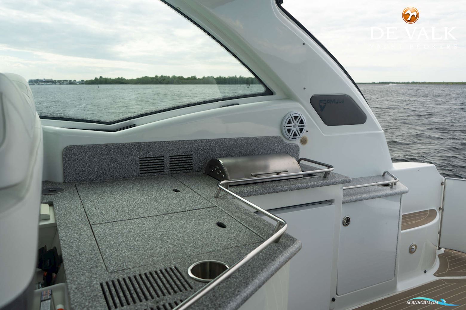 Formula 45 Yacht.