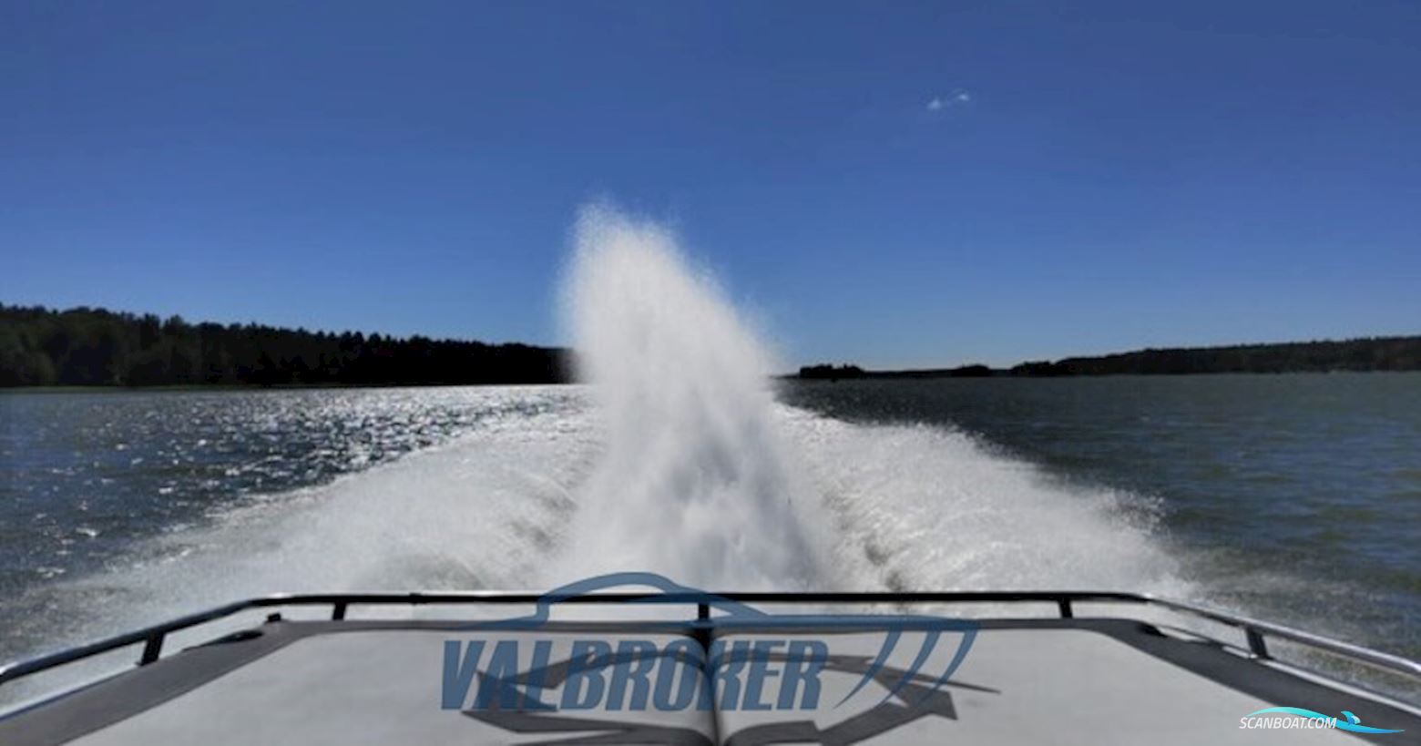 Fountain 38 LIGHTNING