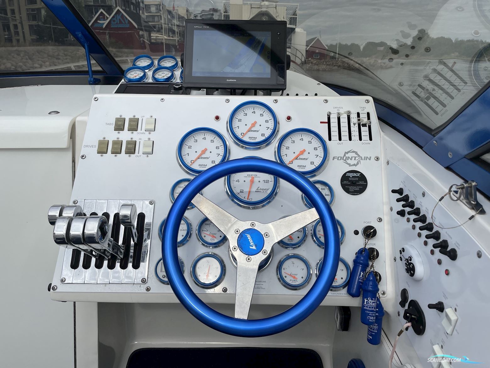 Fountain 47 Lightning