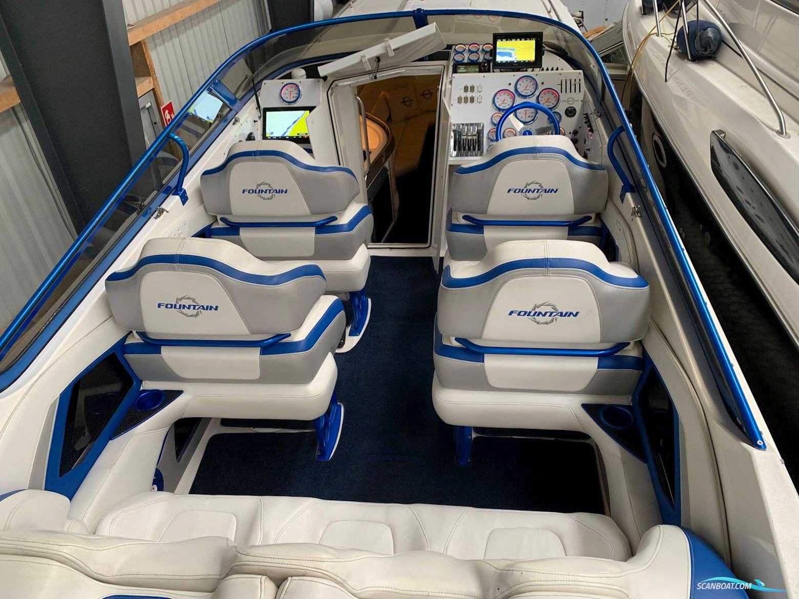 Fountain 47 Lightning