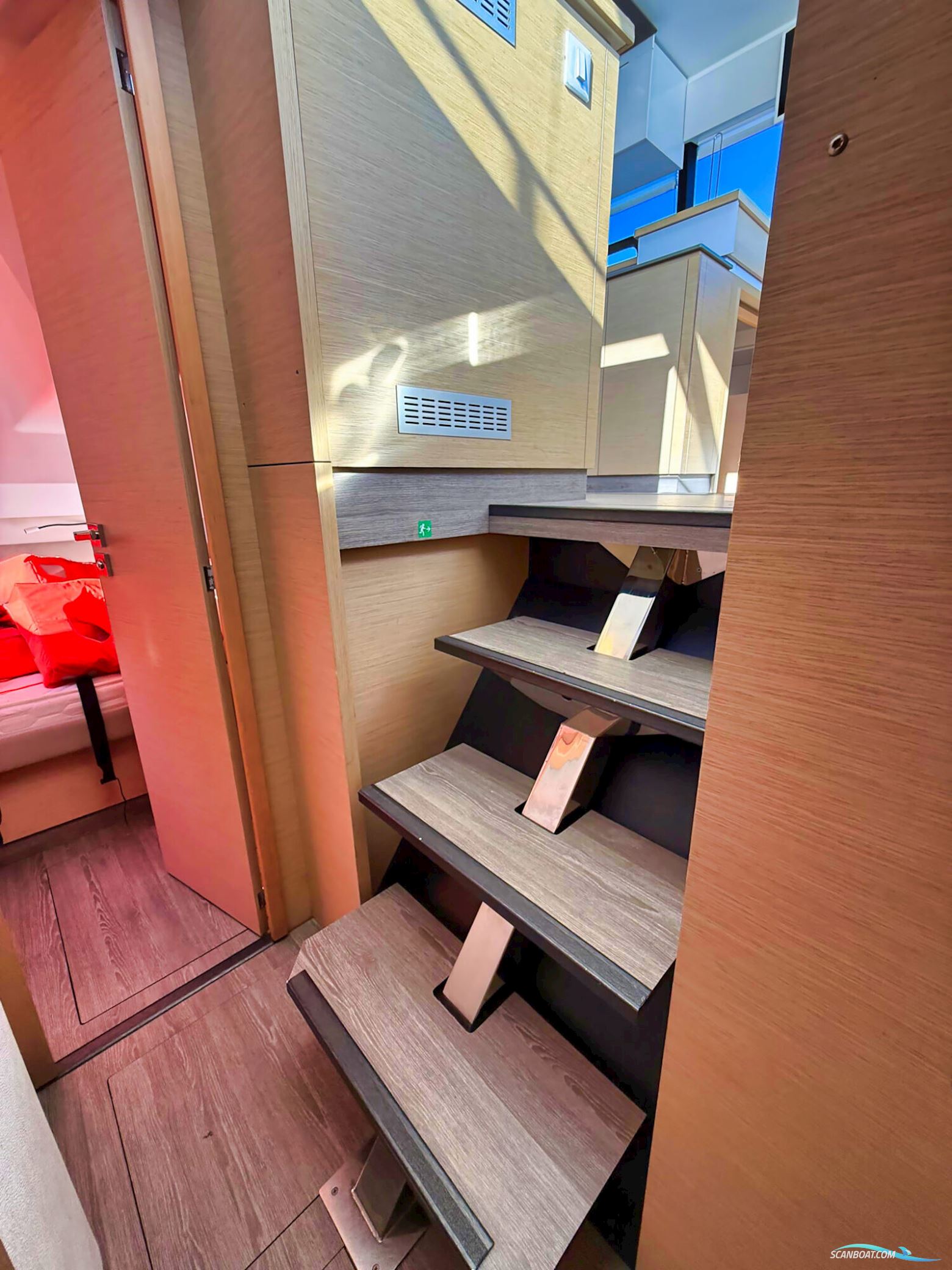 Fountaine Payot Motorcatamaran MY 37