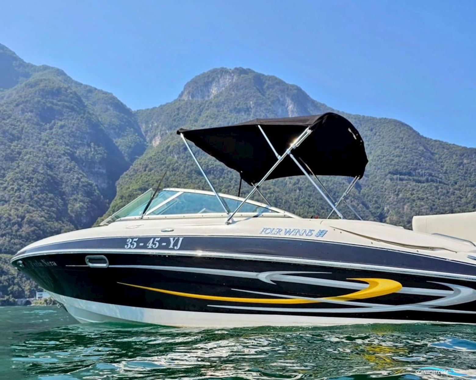 Four Winns  240 Horizon Bowrider