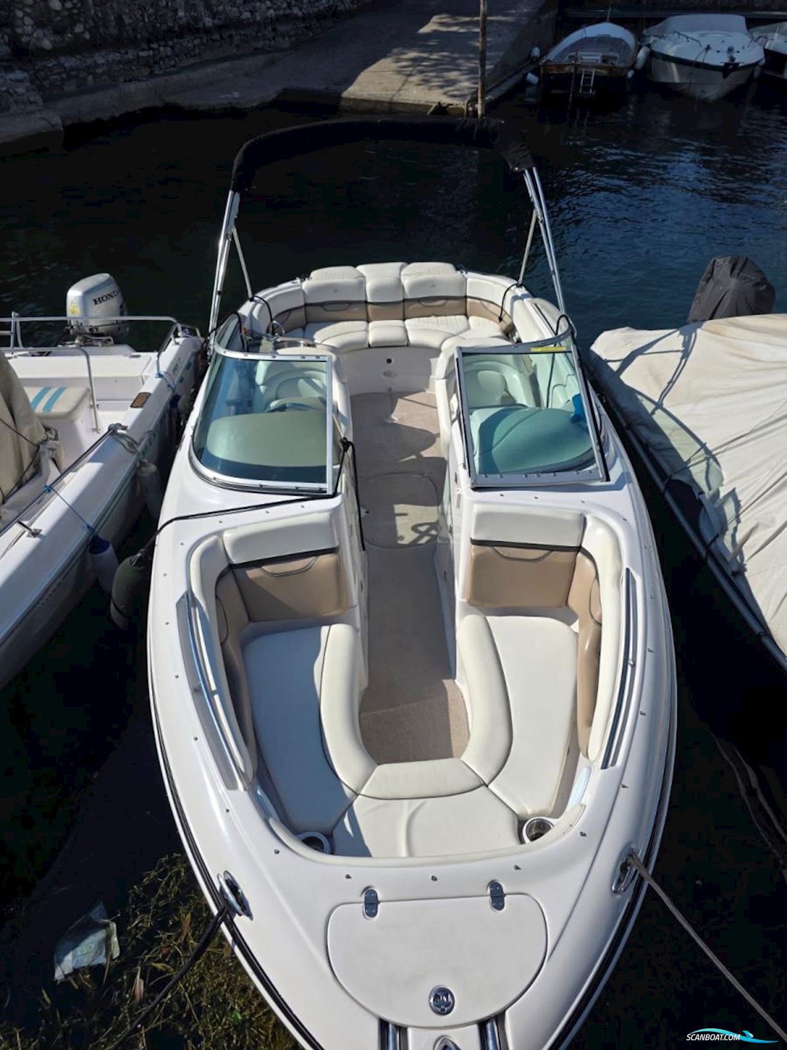 Four Winns  240 Horizon Bowrider