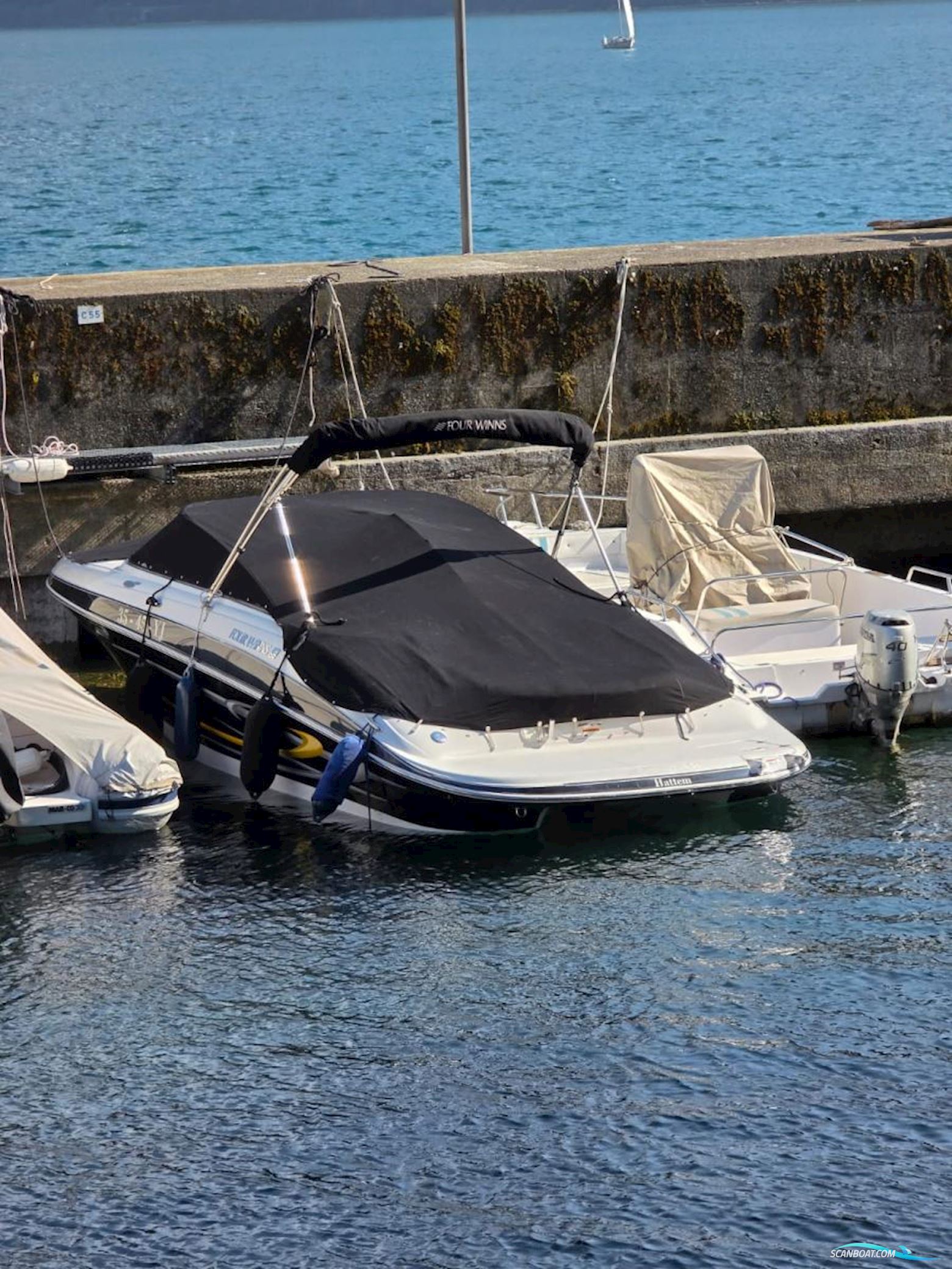 Four Winns  240 Horizon Bowrider