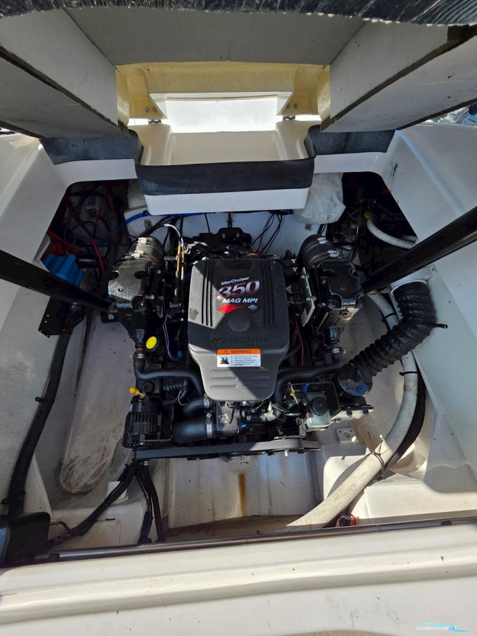 Four Winns  240 Horizon Bowrider