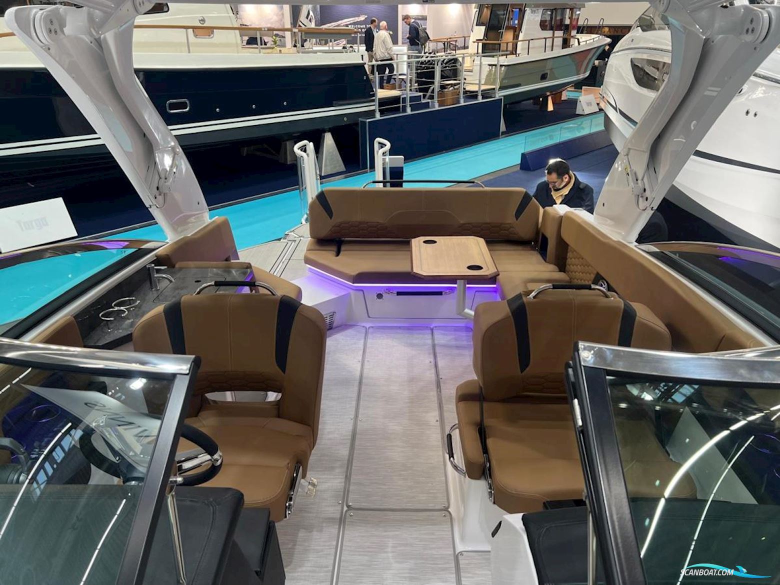 Four Winns  H9 Bowrider