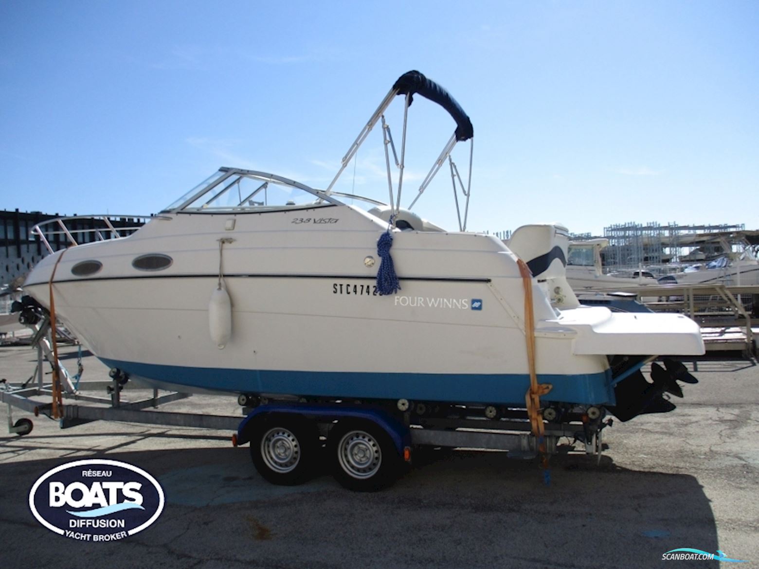 Four Winns 238 VISTA Motorboat 1998, with VOLVO GXI 4.3L engine, France