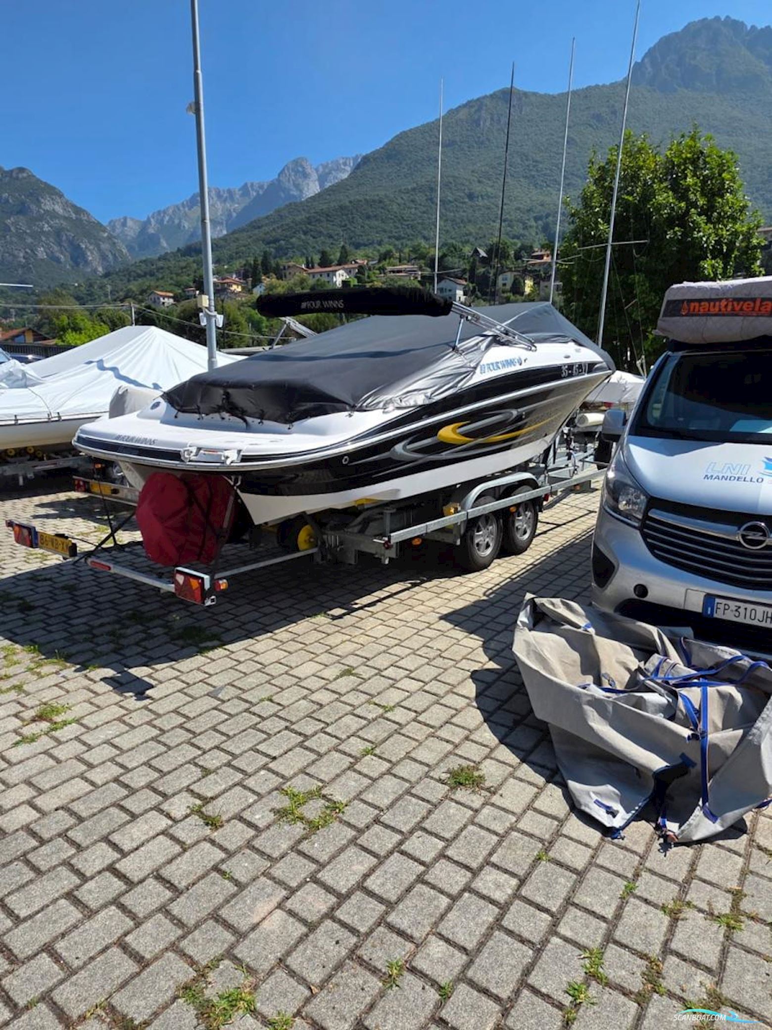 Four Winns 240 Horizon Bowrider